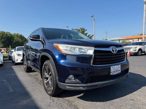 Used 2016 Toyota Highlander XLE w/ Protection Package #3 AWD/4WD image 3
