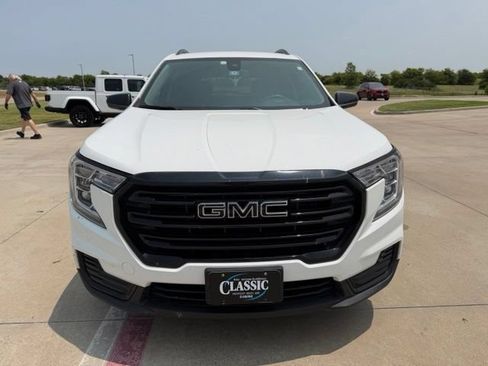 Used 2023 GMC Terrain SLE w/ Elevation Edition FWD image 8