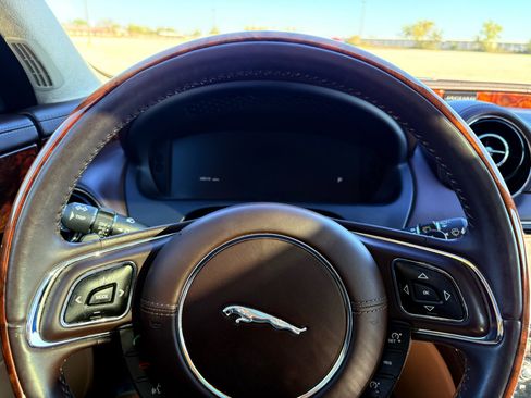 Used 2014 Jaguar XJ L Portfolio image 60