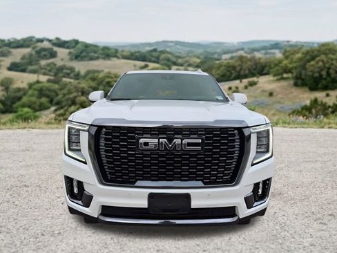 Used 2023 GMC Yukon XL Denali Ultimate AWD/4WD image 2