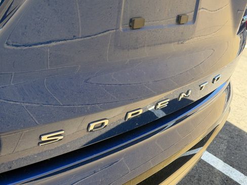 Certified 2021 Kia Sorento EX w/ Panoramic Sunroof Package image 8