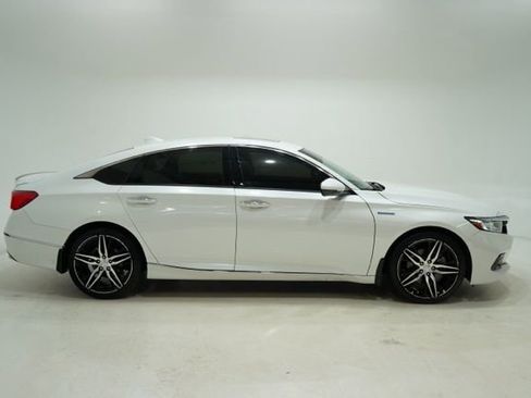 Used 2021 Honda Accord Touring image 9