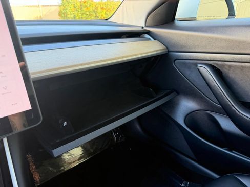 Used 2020 Tesla Model 3 Standard Range Plus RWD image 23