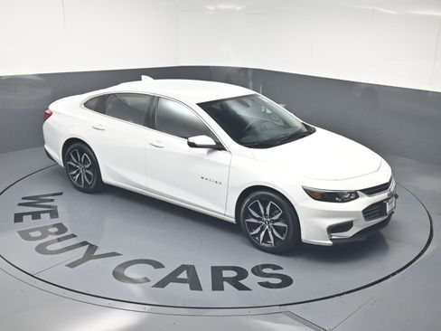 Used 2017 Chevrolet Malibu LT w/ Leather Package FWD image 32