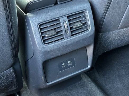 Used 2023 Nissan Rogue SV image 14