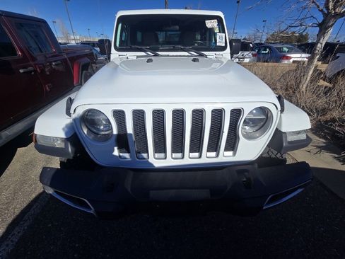 Used 2018 Jeep Wrangler Unlimited Sahara w/ Cold Weather Group image 16