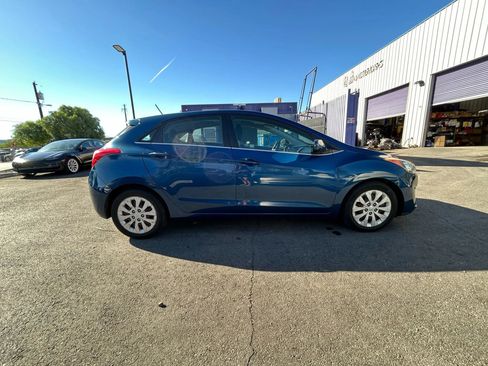 Used 2016 Hyundai Elantra GT image 4