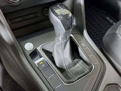 Used 2022 Volkswagen Taos SE image 15