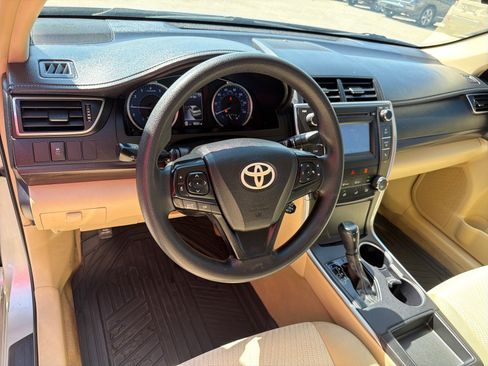 Used 2016 Toyota Camry LE FWD image 10