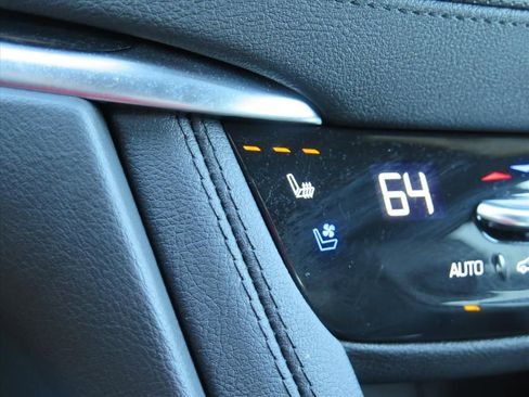 Used 2025 Cadillac XT5 Premium Luxury image 16