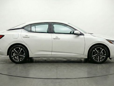 Used 2025 Nissan Sentra SV image 11
