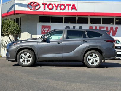 Used 2025 Toyota Highlander LE