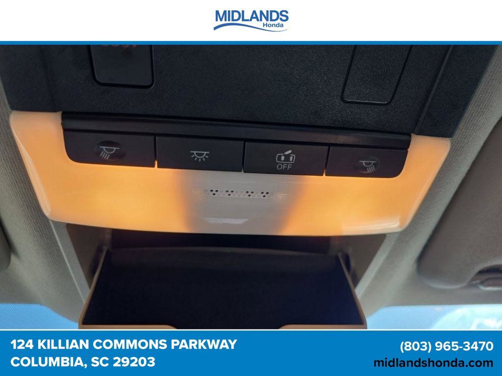 Used 2025 Nissan Sentra SV FWD image 22
