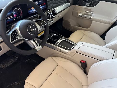 New 2026 Mercedes-Benz GLB 250 image 9