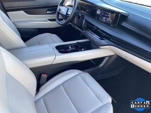 Used 2025 Nissan Murano SV image 13