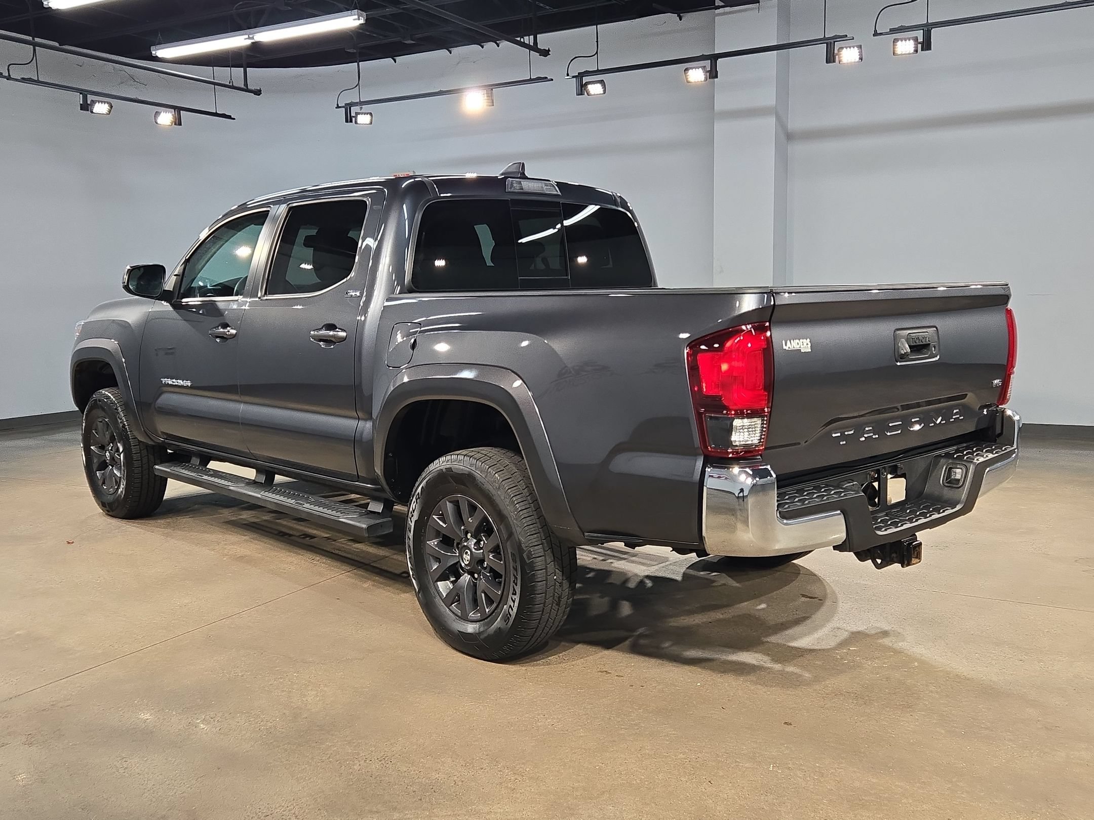 Used 2023 Toyota Tacoma SR5 RWD image 5