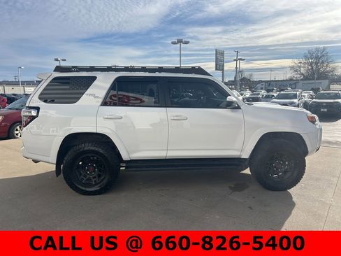Used 2018 Toyota 4Runner TRD Off-Road image 4