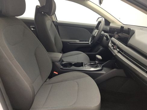 Used 2025 Kia K4 FWD image 21