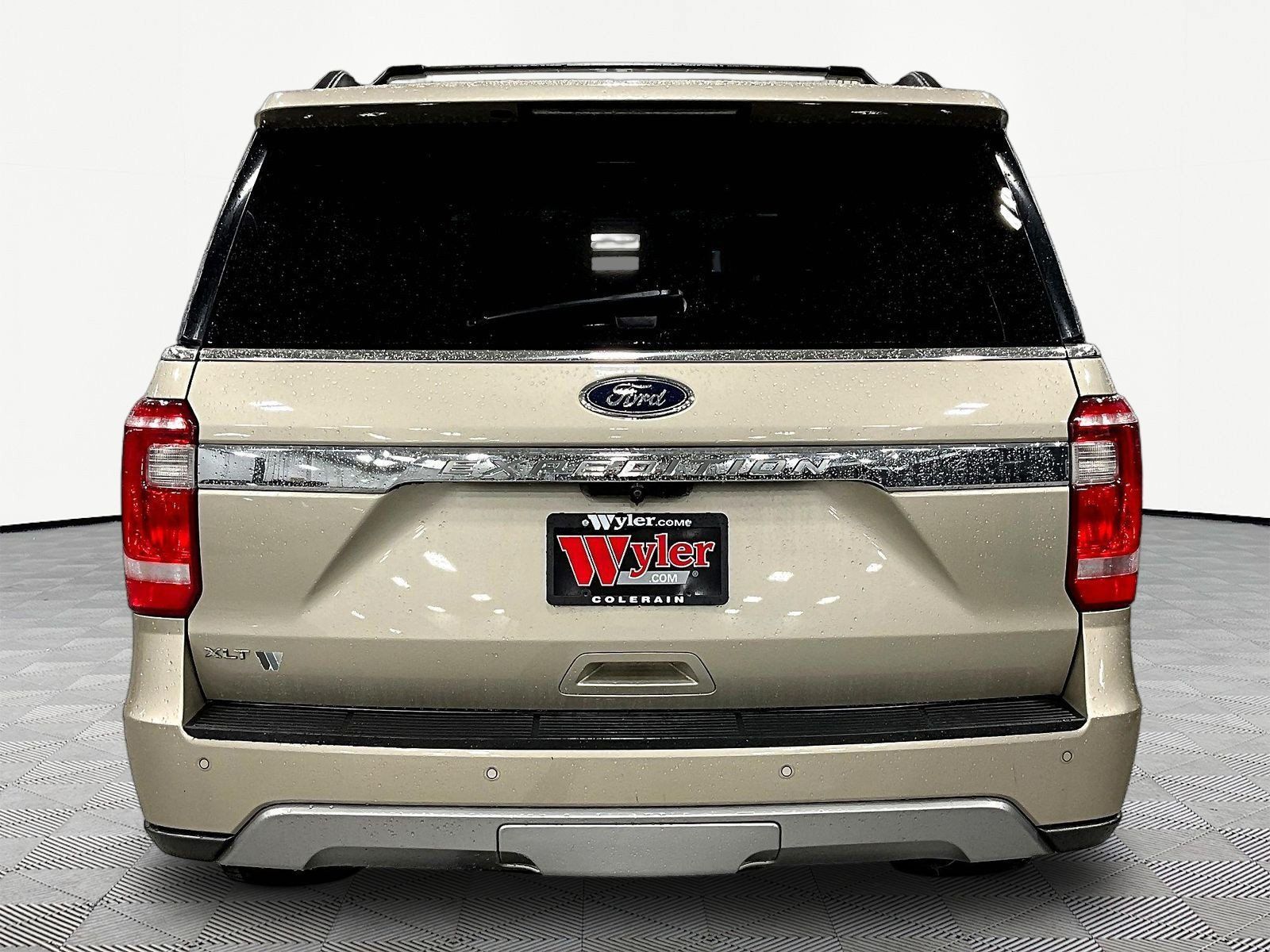 Used 2018 Ford Expedition XLT w/ Equipment Group 201A AWD/4WD image 5