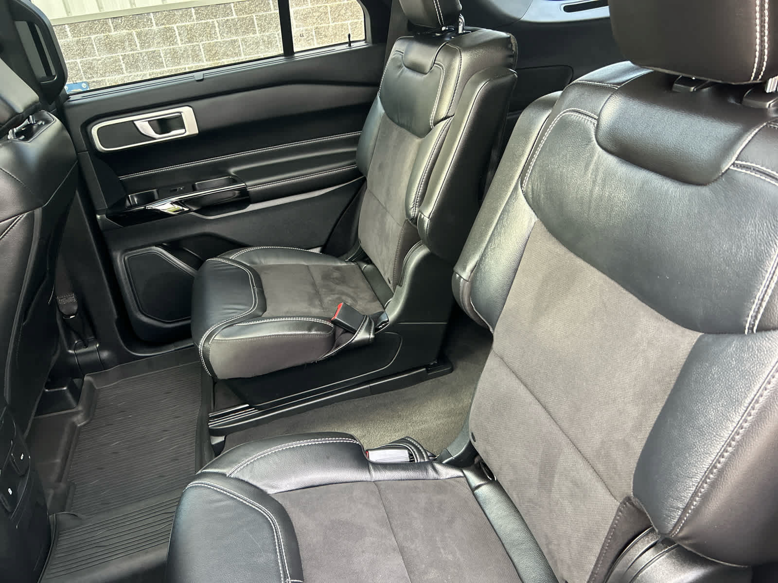 Used 2022 Ford Explorer ST w/ ST Street Pack AWD/4WD image 23