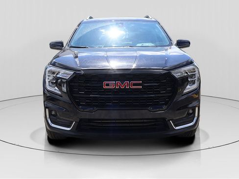 Used 2024 GMC Terrain SLT FWD image 2