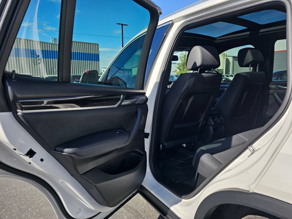 Used 2016 BMW X3 xDrive28i AWD/4WD image 16
