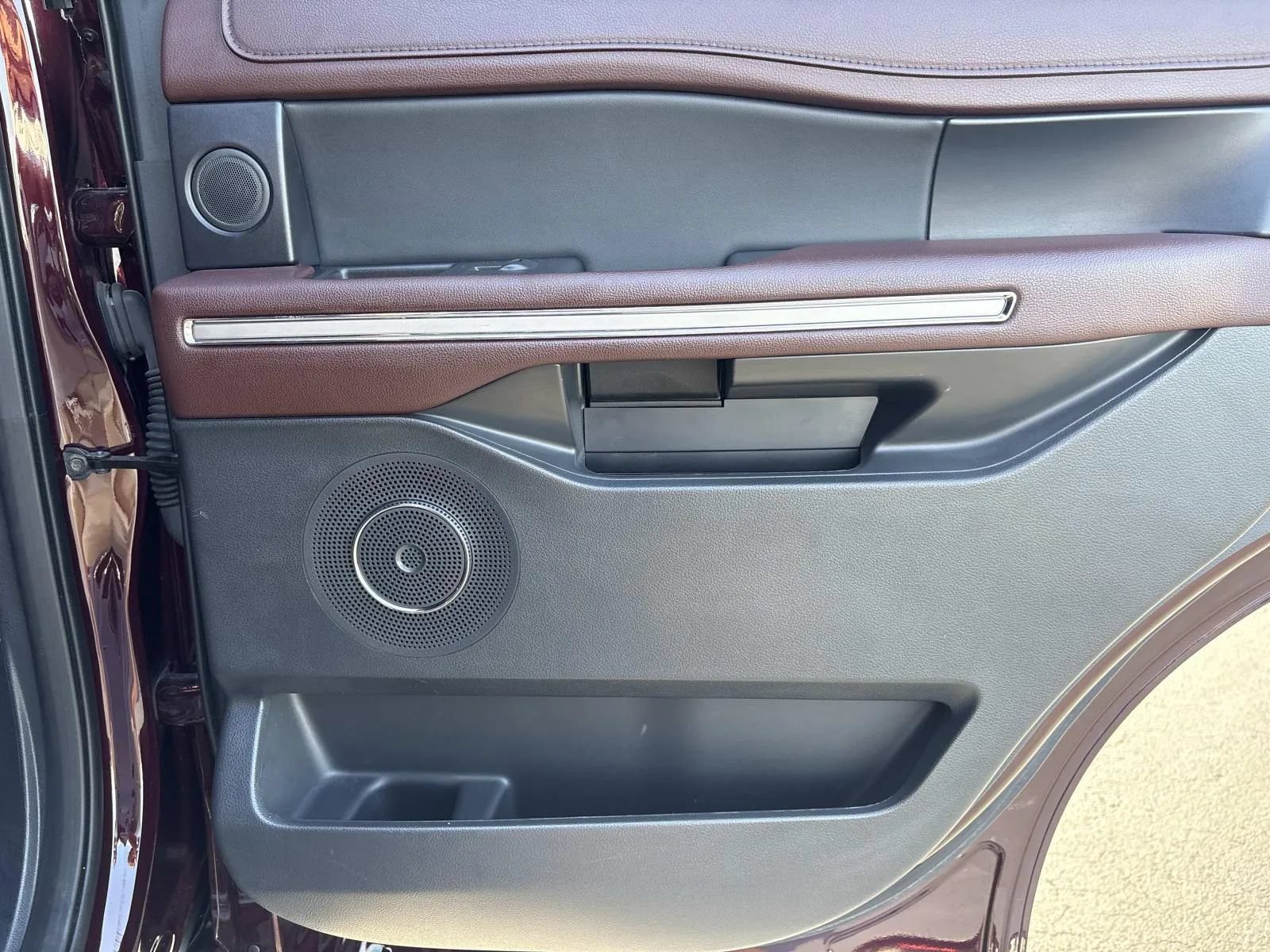 Used 2024 Ford Expedition Limited RWD image 21