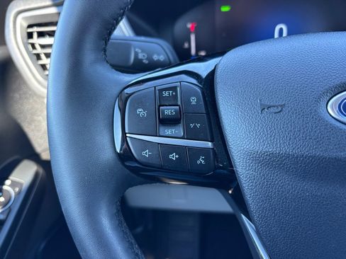 Used 2023 Ford Escape SE image 20