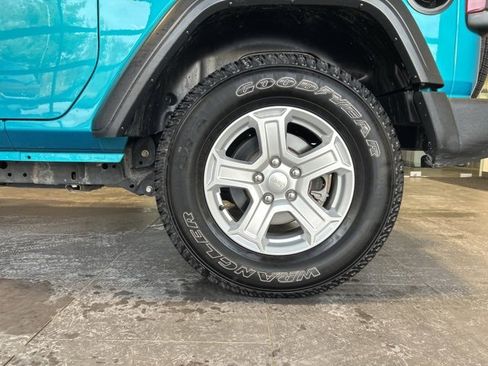 Used 2019 Jeep Wrangler Sport S image 33