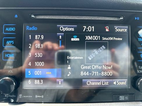 Used 2017 Toyota Sienna XLE w/ XLE Navigation Package FWD image 33