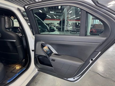 Used 2024 BMW 740i image 35