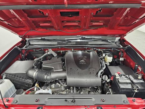 Used 2023 Toyota Tacoma TRD Sport AWD/4WD image 11