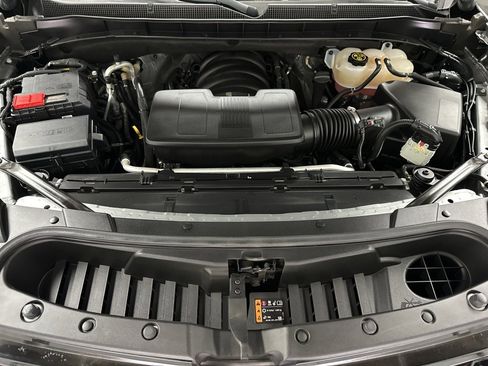 Used 2023 Chevrolet Suburban Z71 w/ Luxury Package image 39