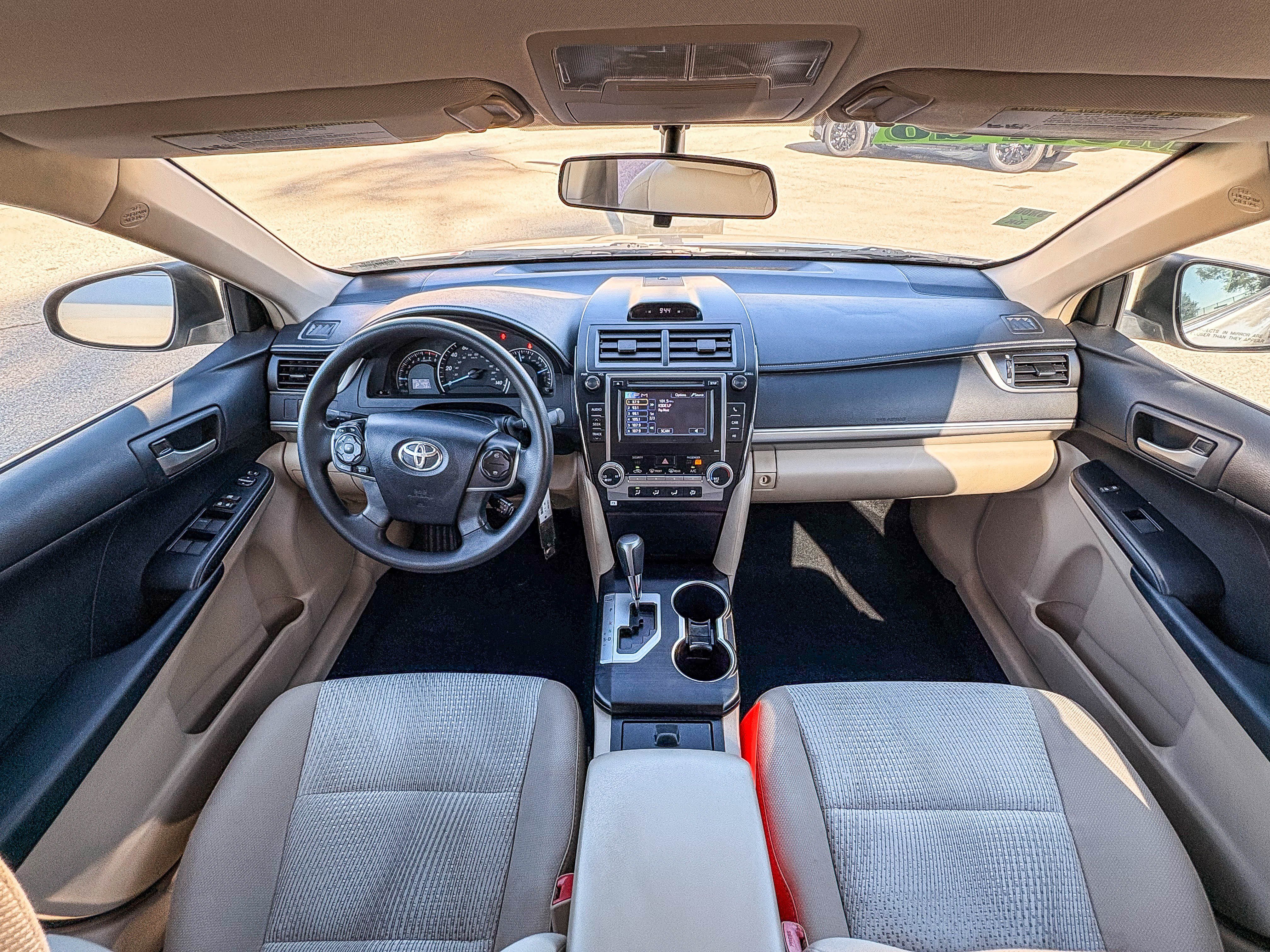Used 2012 Toyota Camry LE FWD image 12