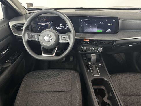 Used 2025 Nissan Kicks SV FWD image 24