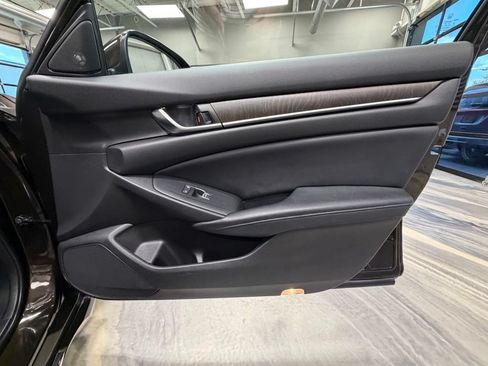 Used 2018 Honda Accord Touring image 44