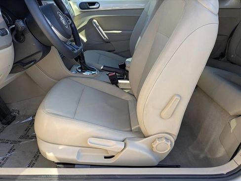 Used 2013 Volkswagen Beetle 2.5 image 14