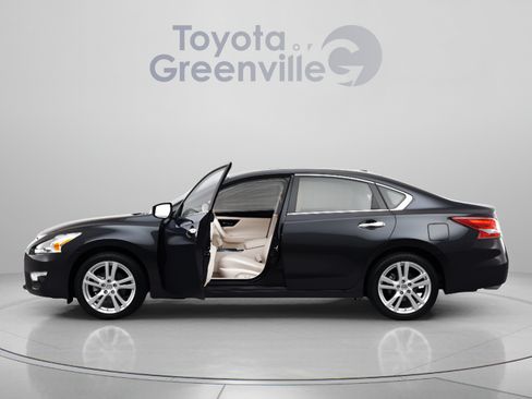 Used 2013 Nissan Altima 2.5 SV w/ 2.5SV Convenience Pkg FWD image 2