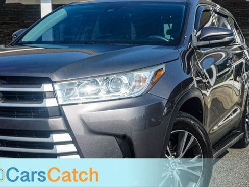 Used 2019 Toyota Highlander LE FWD image 6