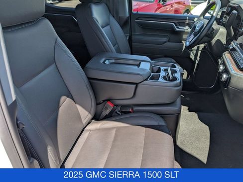 Used 2025 GMC Sierra 1500 SLT AWD/4WD image 31