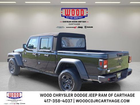 Used 2024 Jeep Gladiator Sport AWD/4WD image 5