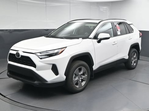 New 2025 Toyota RAV4 XLE image 4
