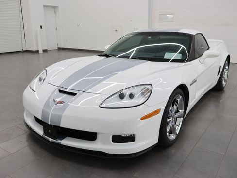 Used 2013 Chevrolet Corvette Grand Sport w/ 4LT Preferred Equipment Group RWD image 50