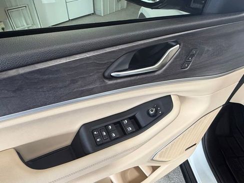 Used 2022 Jeep Grand Cherokee L Limited image 18