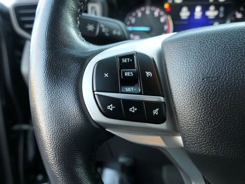 Used 2022 Ford Explorer XLT image 15