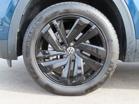 Used 2022 Volkswagen Atlas Cross Sport SE image 11