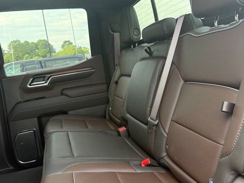 Used 2024 GMC Sierra 1500 Denali w/ Technology Package AWD/4WD image 15