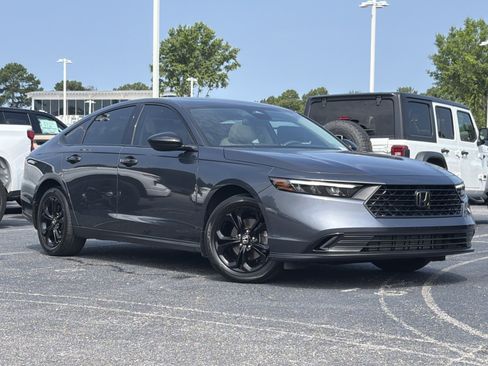 Used 2025 Honda Accord SE image 2