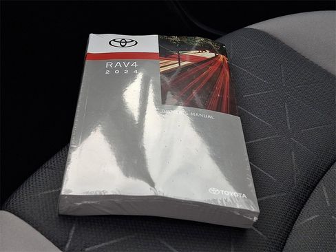 Used 2024 Toyota RAV4 XLE image 26