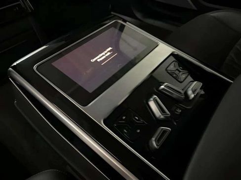 Used 2022 Audi S8 w/ S8 Comfort Plus Package AWD/4WD image 93